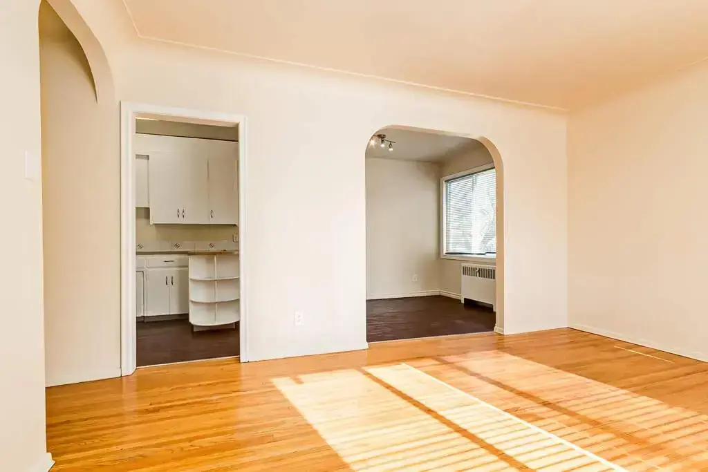Brittany Apartments - Photo 17