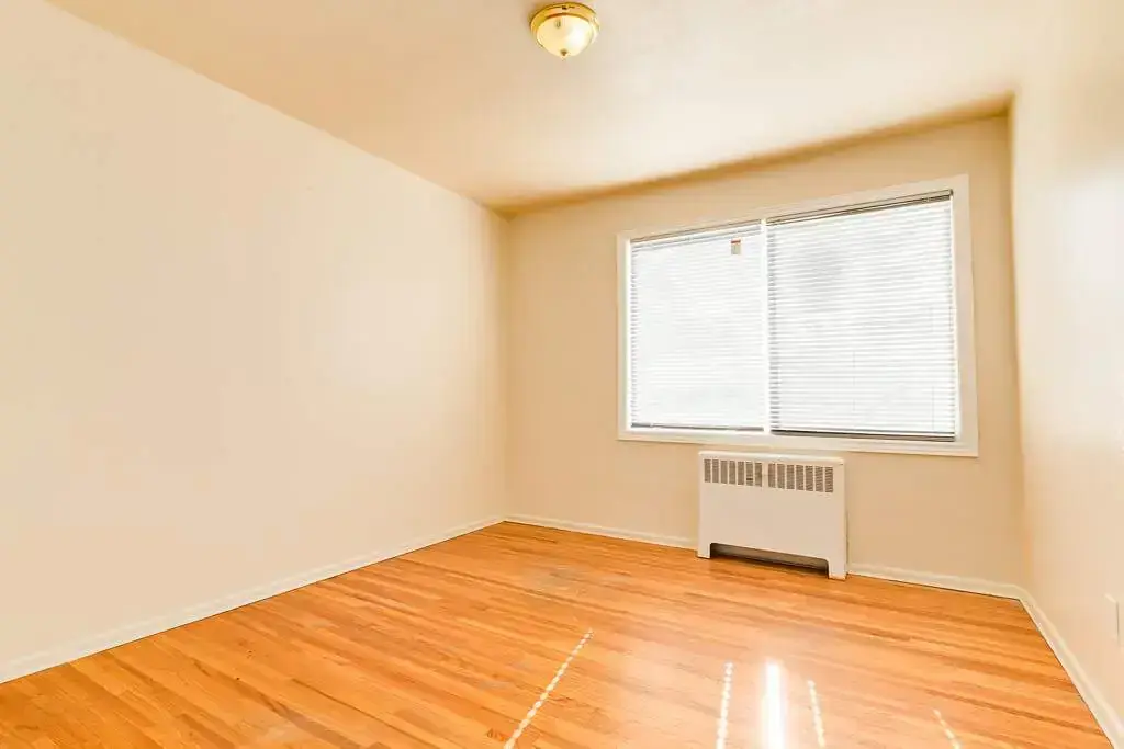 Brittany Apartments - Photo 19