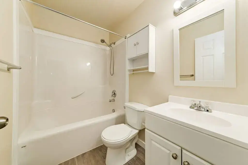 Brook Manor - Photo 9