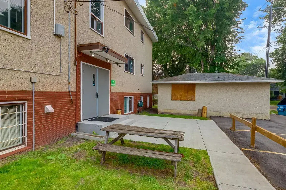 Eastwood Apartments - Photo 19