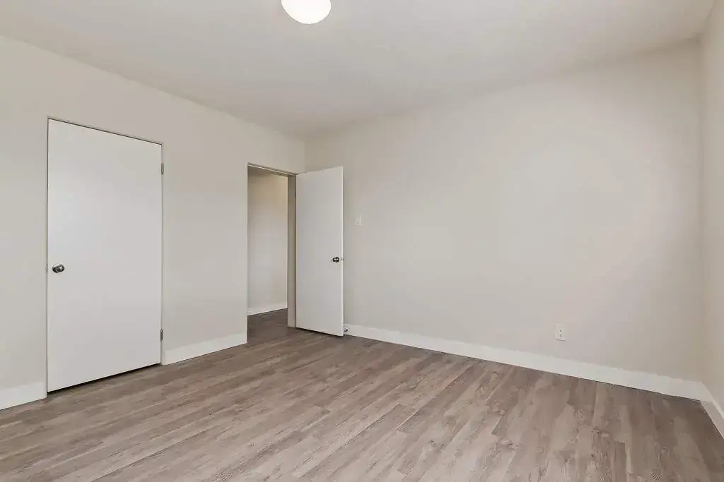 Eastwood Apartments - Photo 14