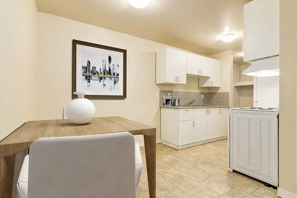 Fernwood Apartments - Photo 22