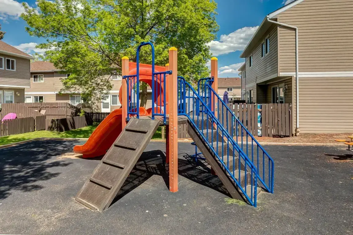Hartford County Townhomes - Photo 40