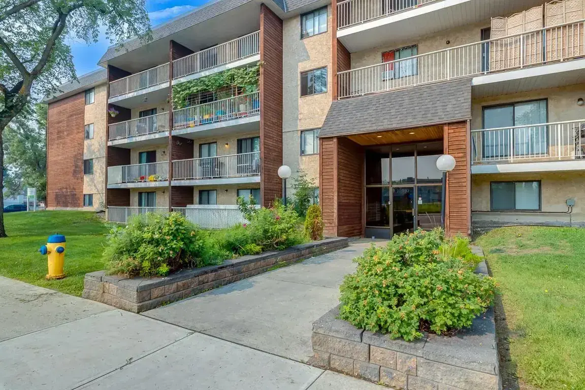 Hudson Court apartments for rent in Edmonton.