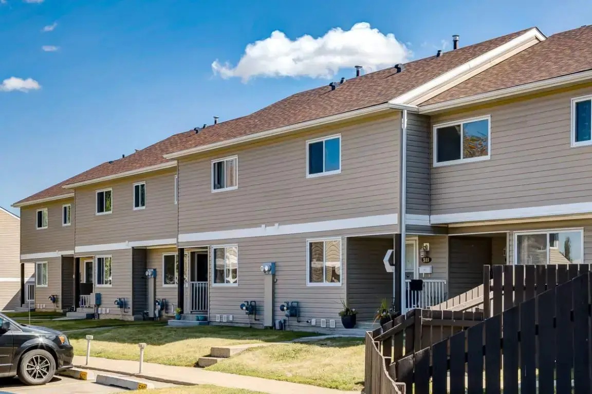 Huntington Court Coach Homes - Photo 25