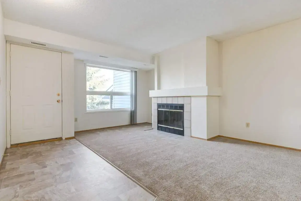 Huntington Court Coach Homes - Photo 13