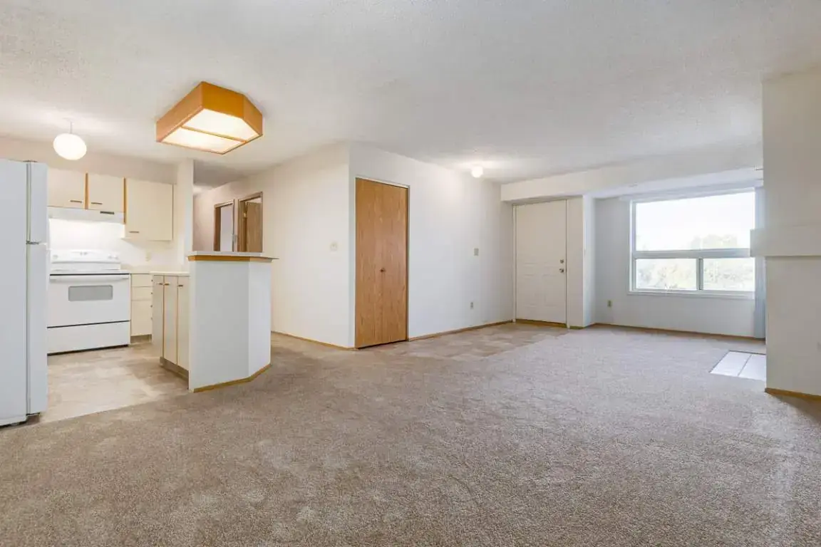 Huntington Court Coach Homes - Photo 15