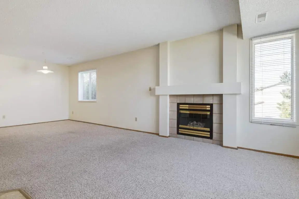 Huntington Court Coach Homes - Photo 14
