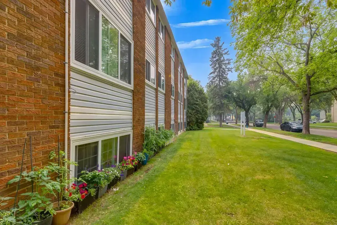 Apartments for rent at Lenita Manor in Edmonton.