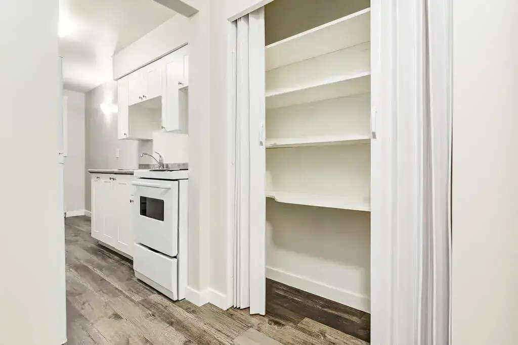 Louise Apartments - Photo 3