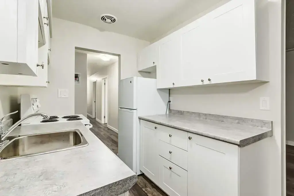 Louise Apartments - Photo 4