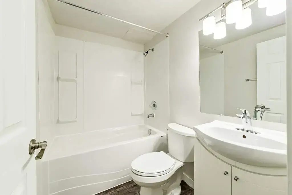 Louise Apartments - Photo 7