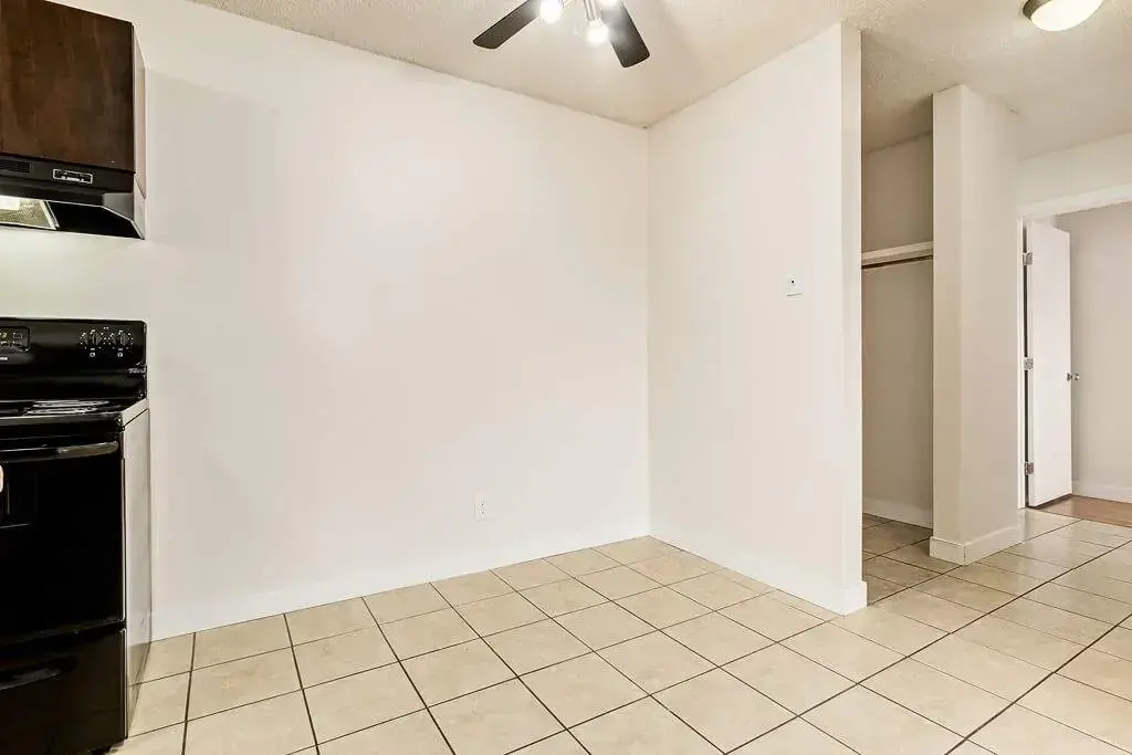 Mary Ann Manor - Photo 27