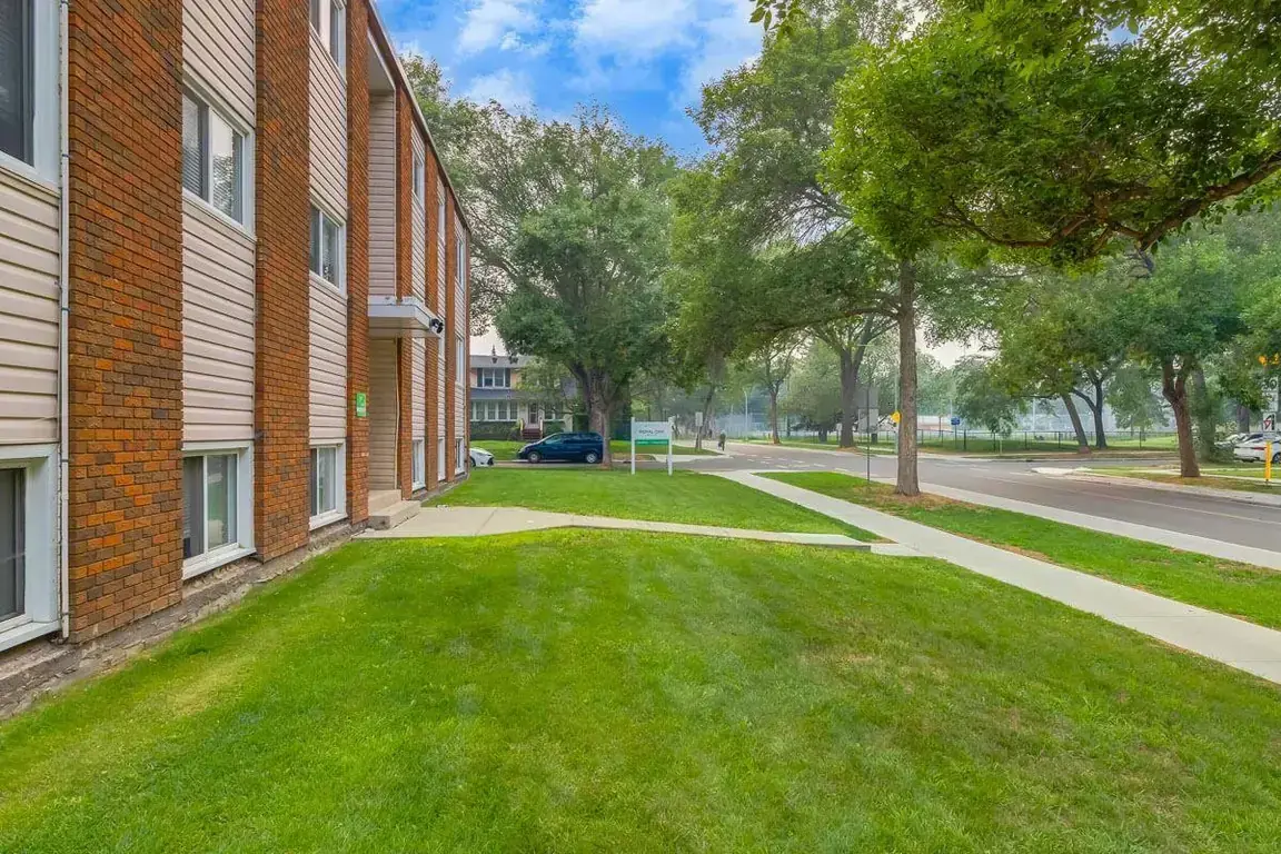 Royal Oak - Photo 20