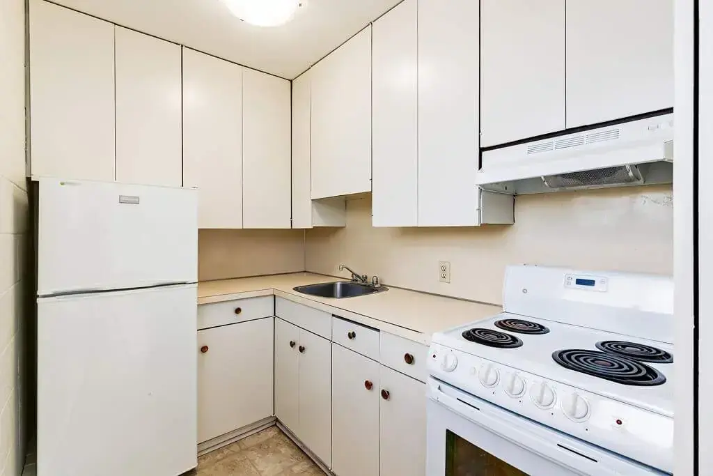 Functional kitchen at Applewood apartments in Lethbridge.