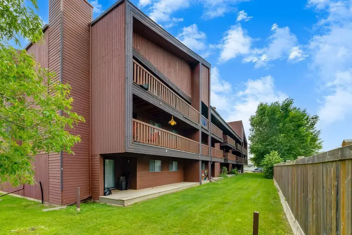 Cambridge Court for rent in Lloydminster.