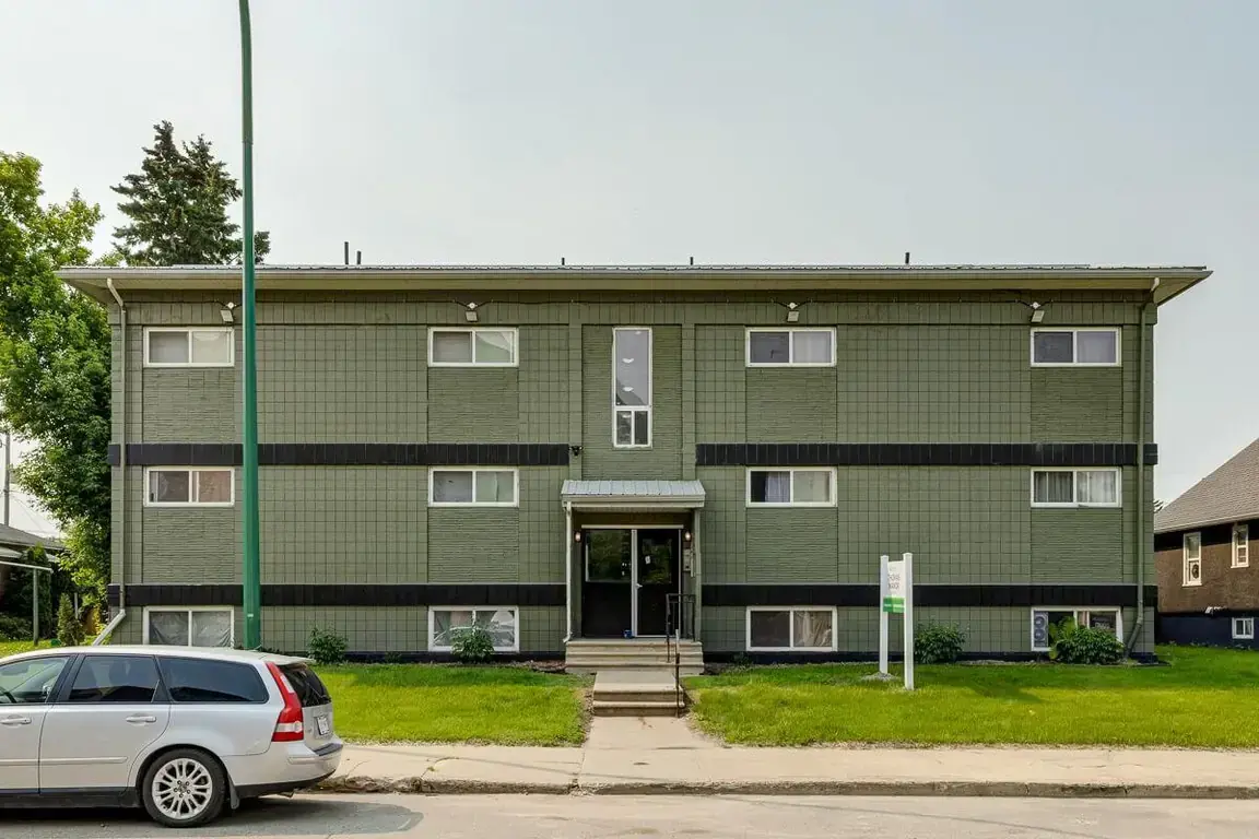 Thomas Manor in Prince Albert.