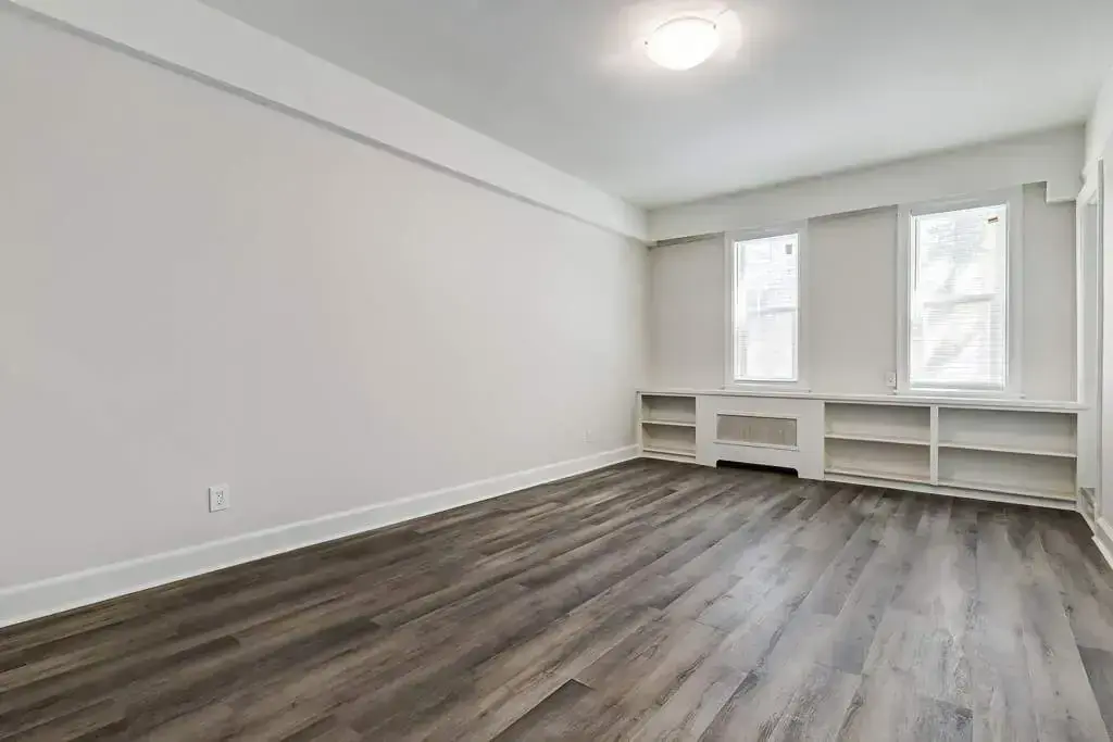 Chateau Apartments - Photo 10
