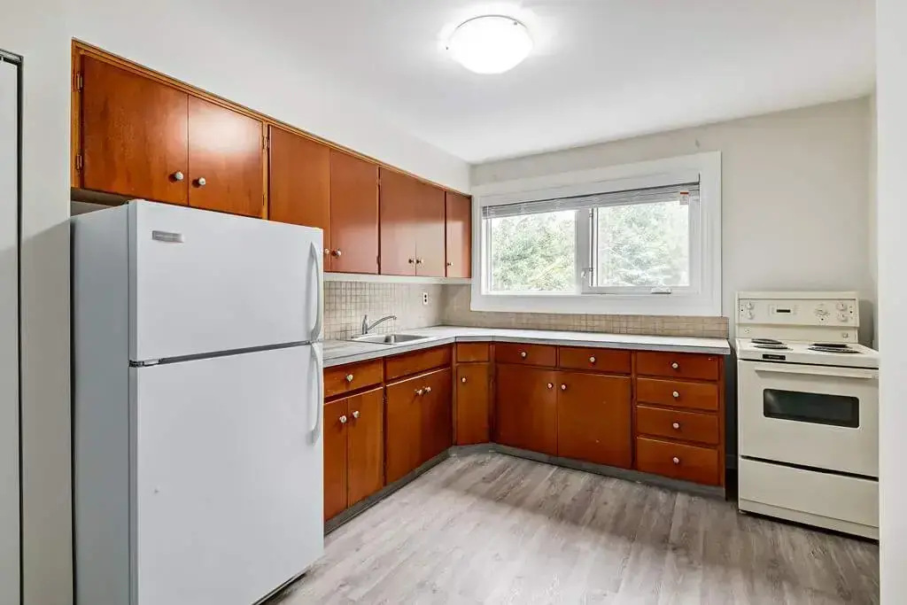 Crestwood Apartments - Photo 5