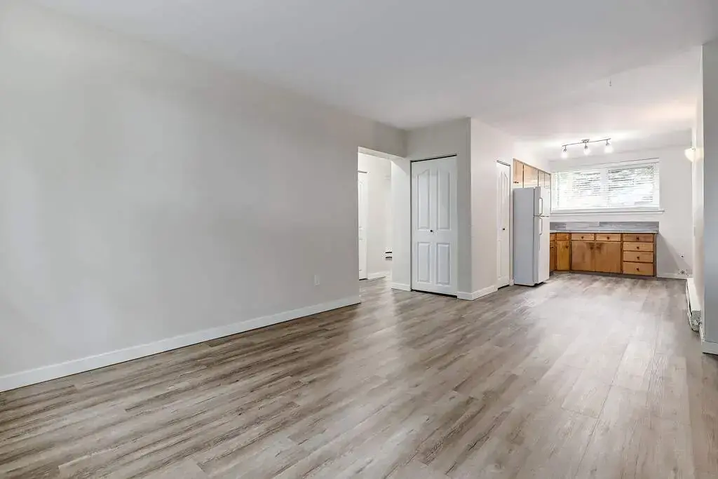 Crestwood Apartments - Photo 10