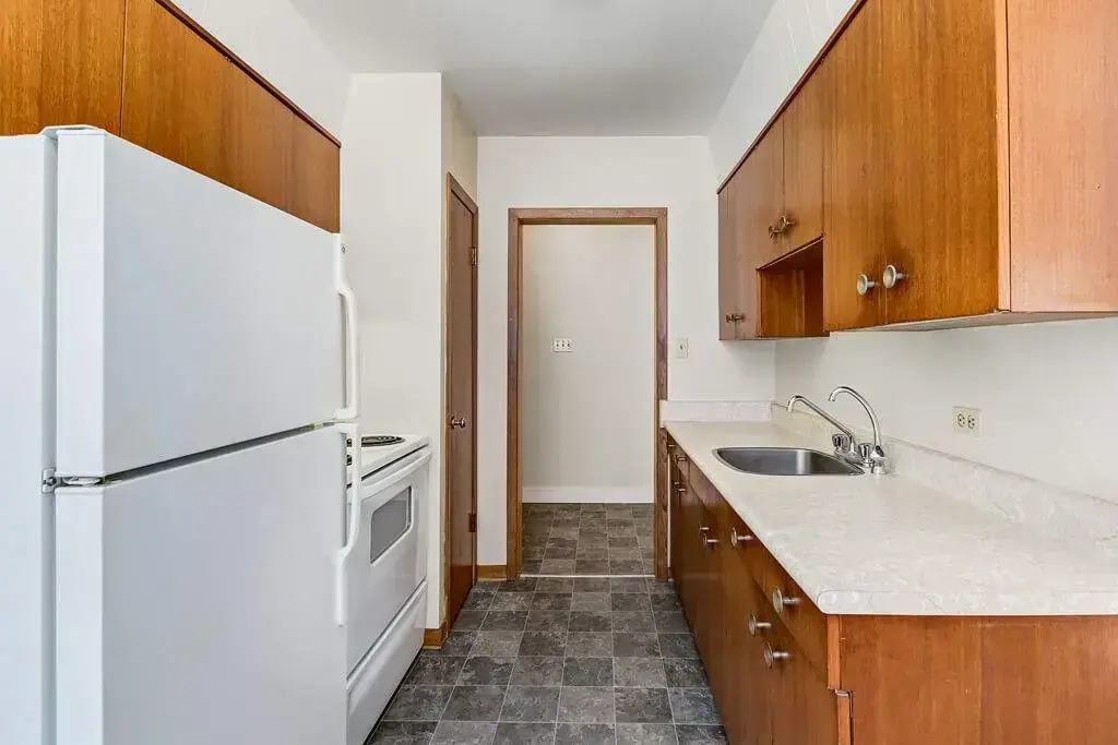 Lady Robinson Apartments - Photo 16