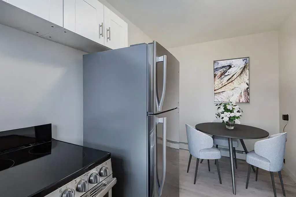 Lakeview Apartments - Photo 2