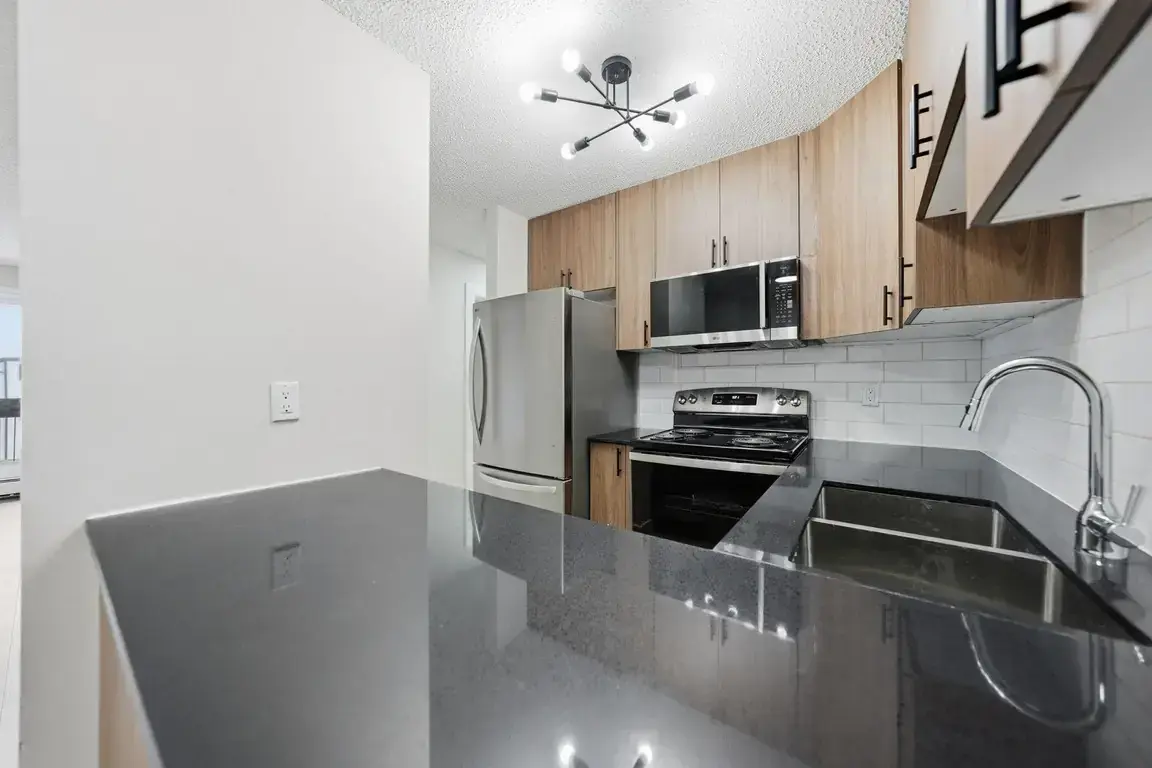 Alan's Place - Photo 6