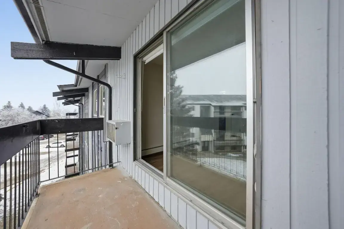 Alan's Place - Photo 14