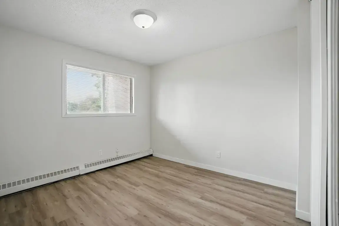 Good size bedrooms at Chancellor Gate apartments in Saskatoon.