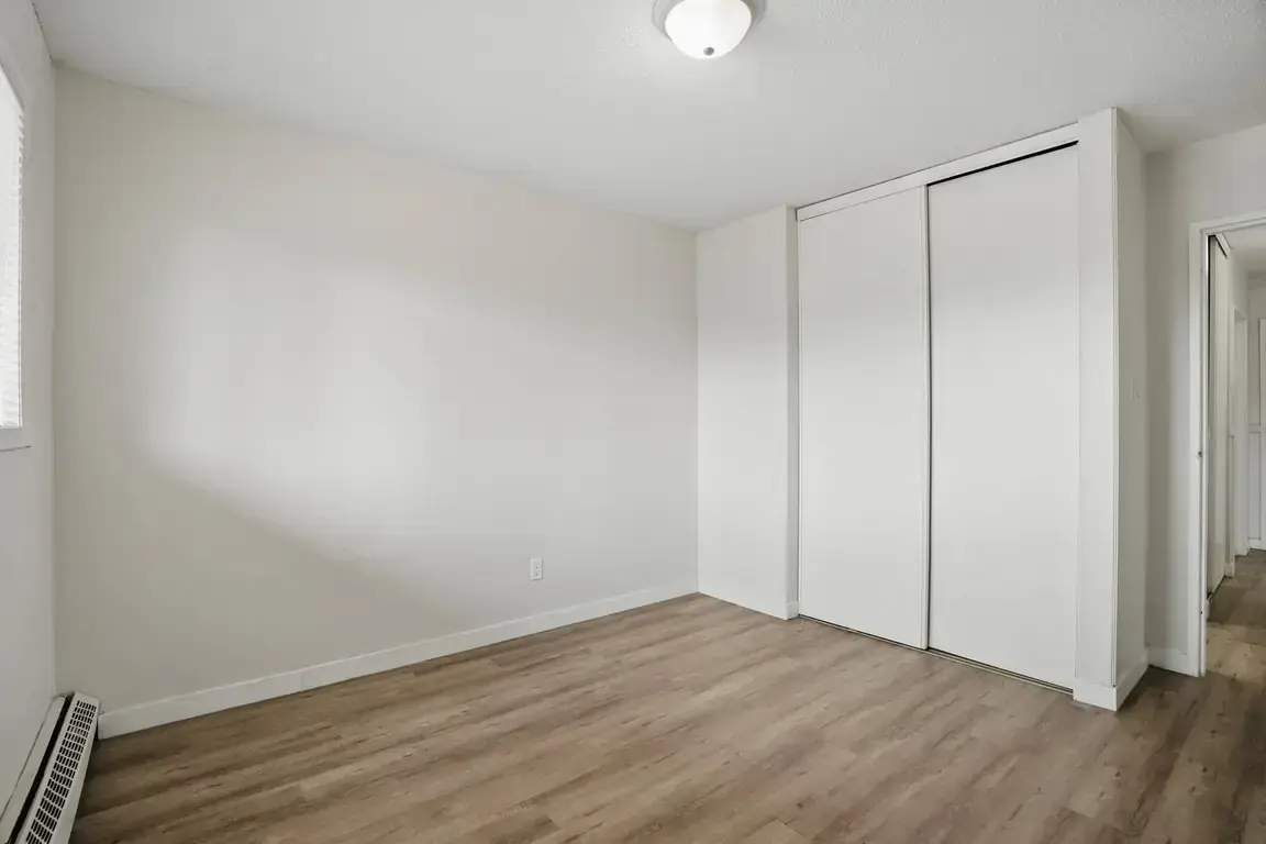 Good size bedrooms at Chancellor Gate apartments in Saskatoon.