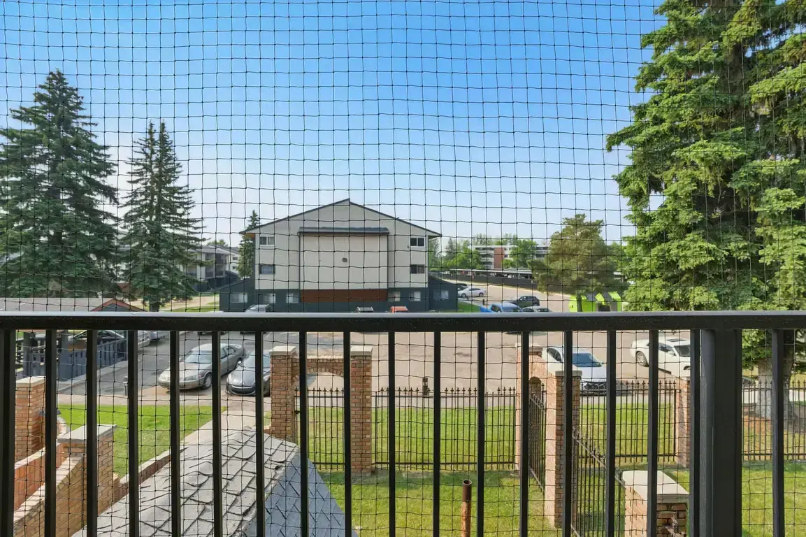 Chancellor Gate in Saskatoon.