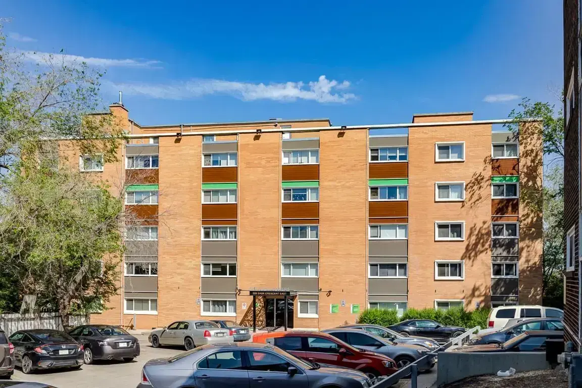 Crescent Towers - Photo 18