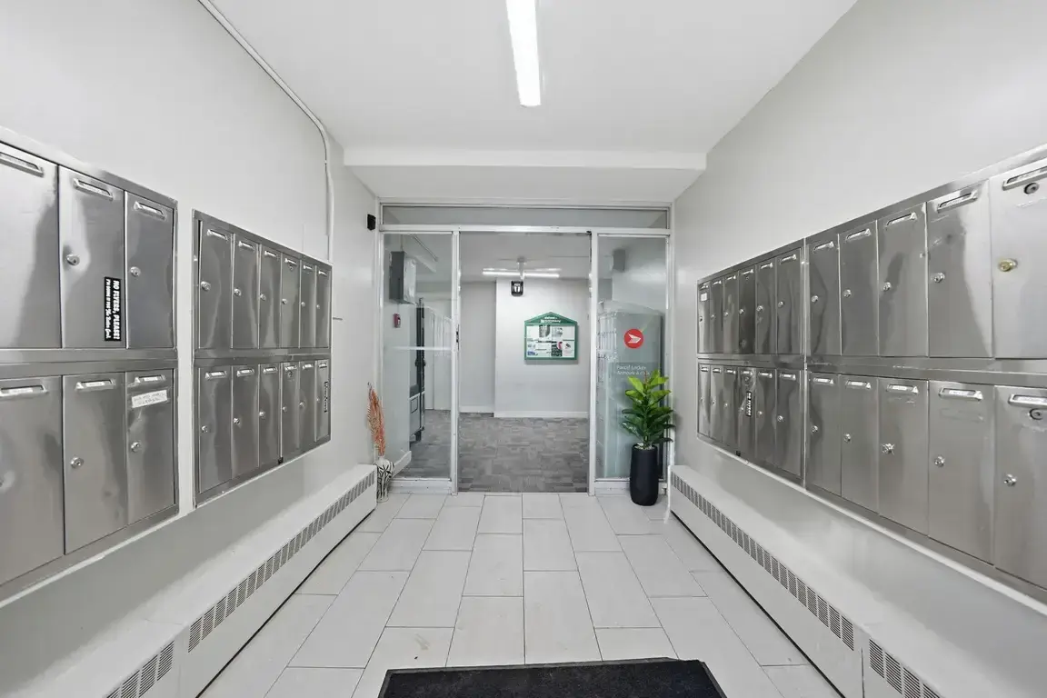 Crescent Towers - Photo 11