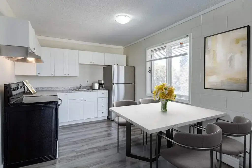 Grenada Apartments - Photo 2