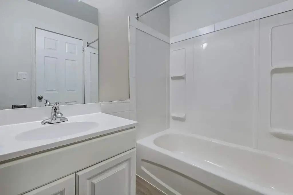 Grenada Apartments - Photo 6