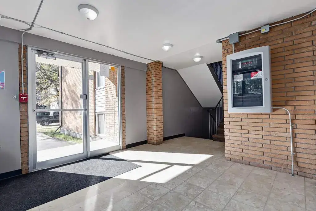 Grenada Apartments - Photo 8
