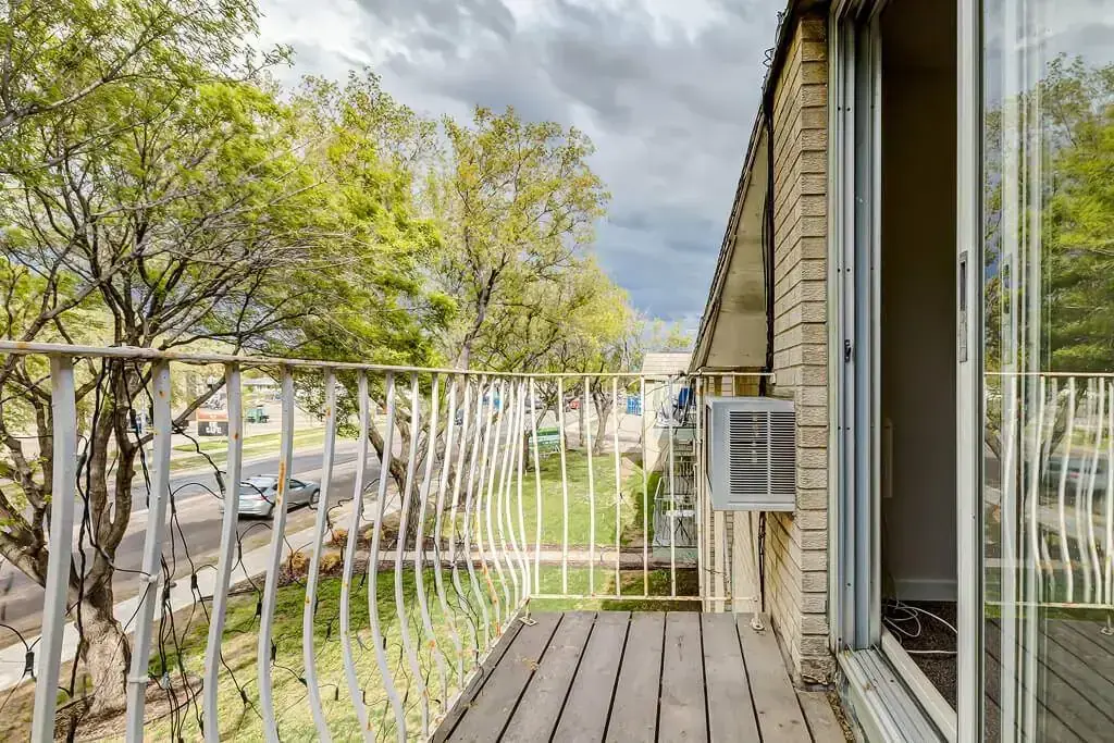 Huxley Apartments - Photo 8