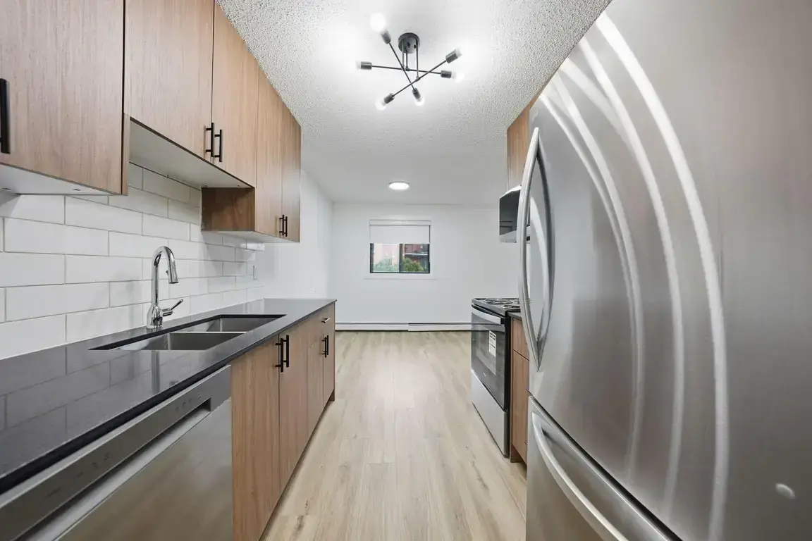 Lakewood Manor - Photo 17