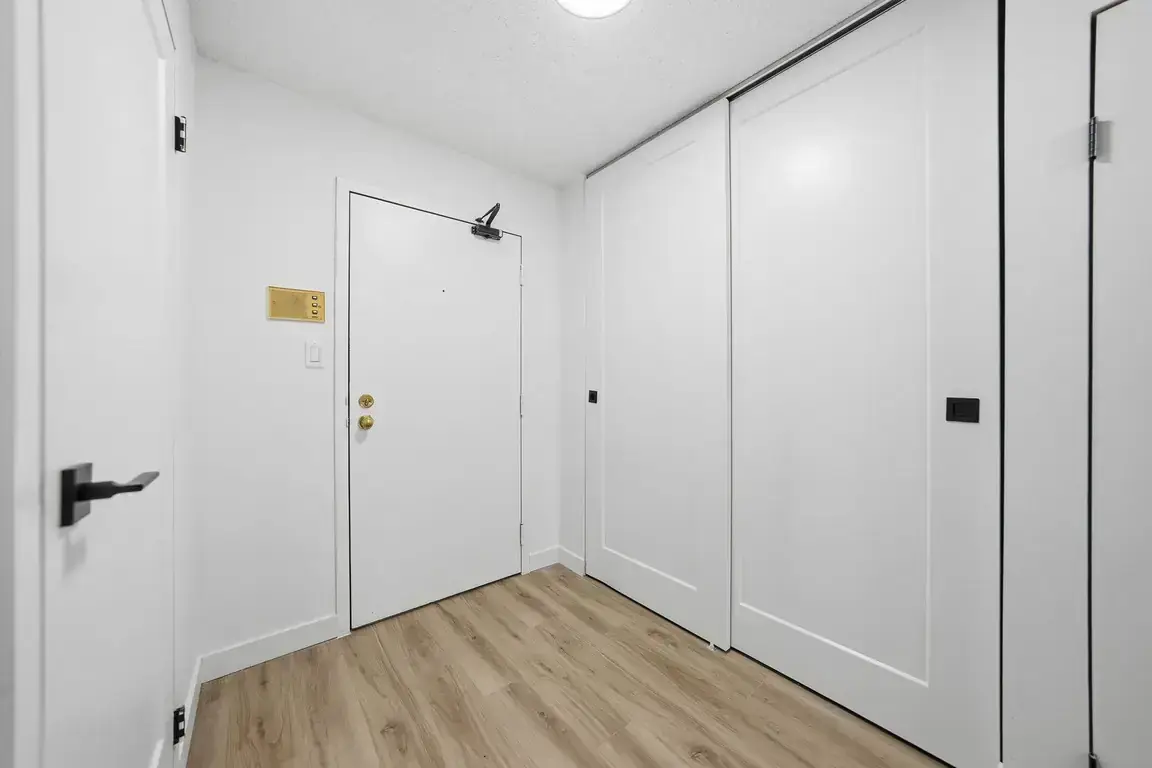 Lakewood Manor - Photo 15