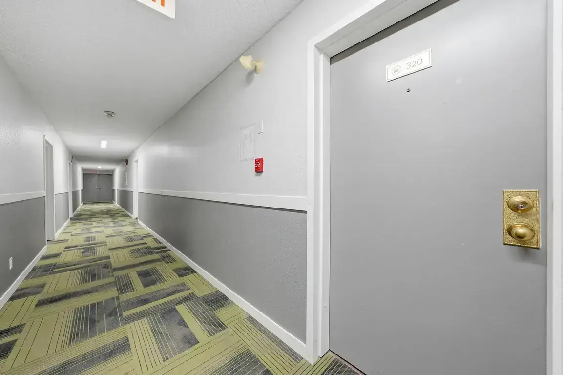 Lakewood Manor - Photo 51