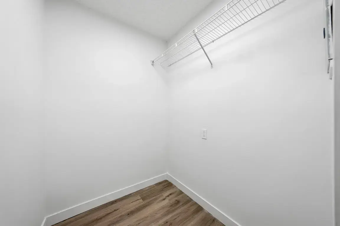 Lakewood Manor - Photo 26