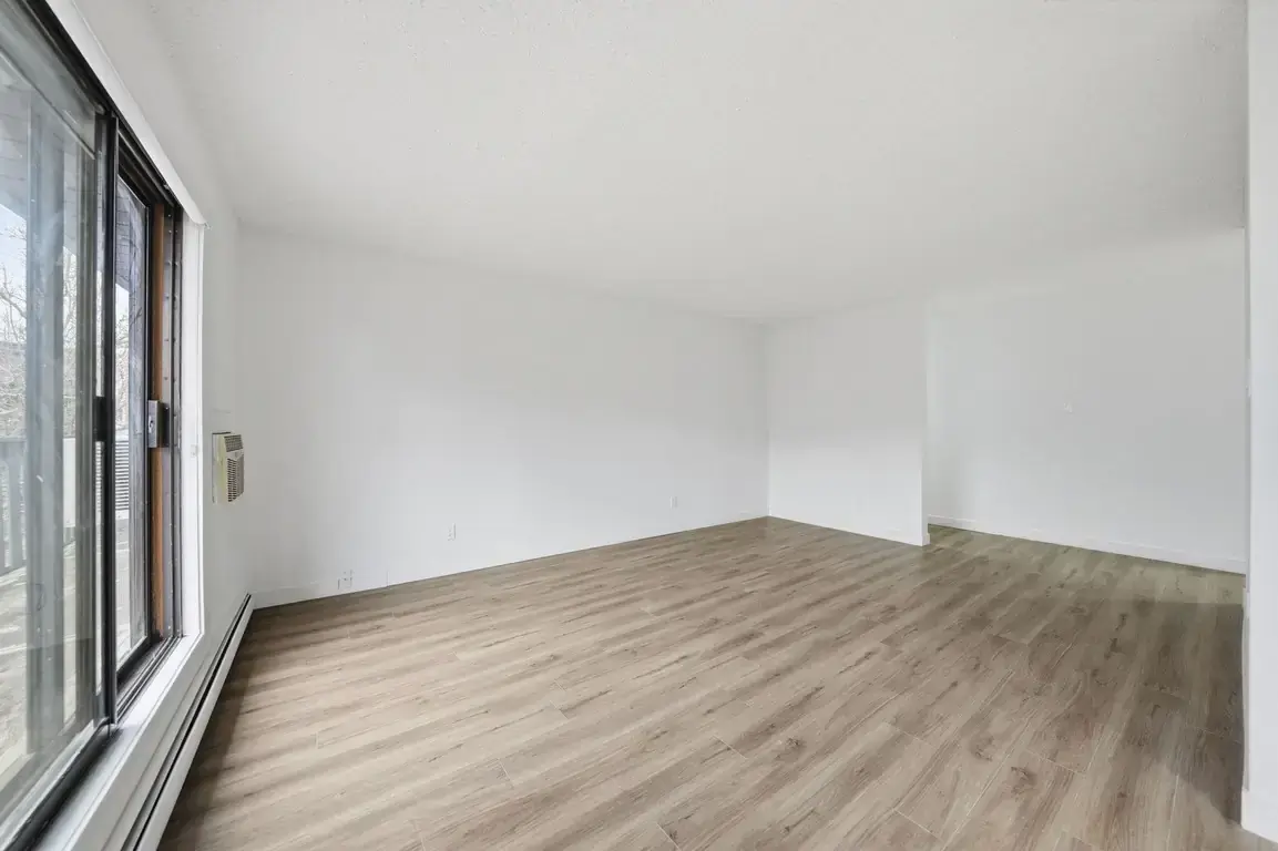 Lakewood Manor - Photo 22