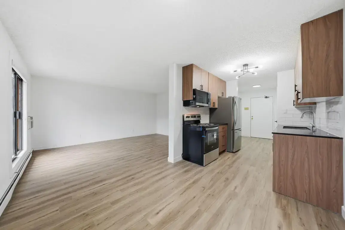 Lakewood Manor - Photo 20