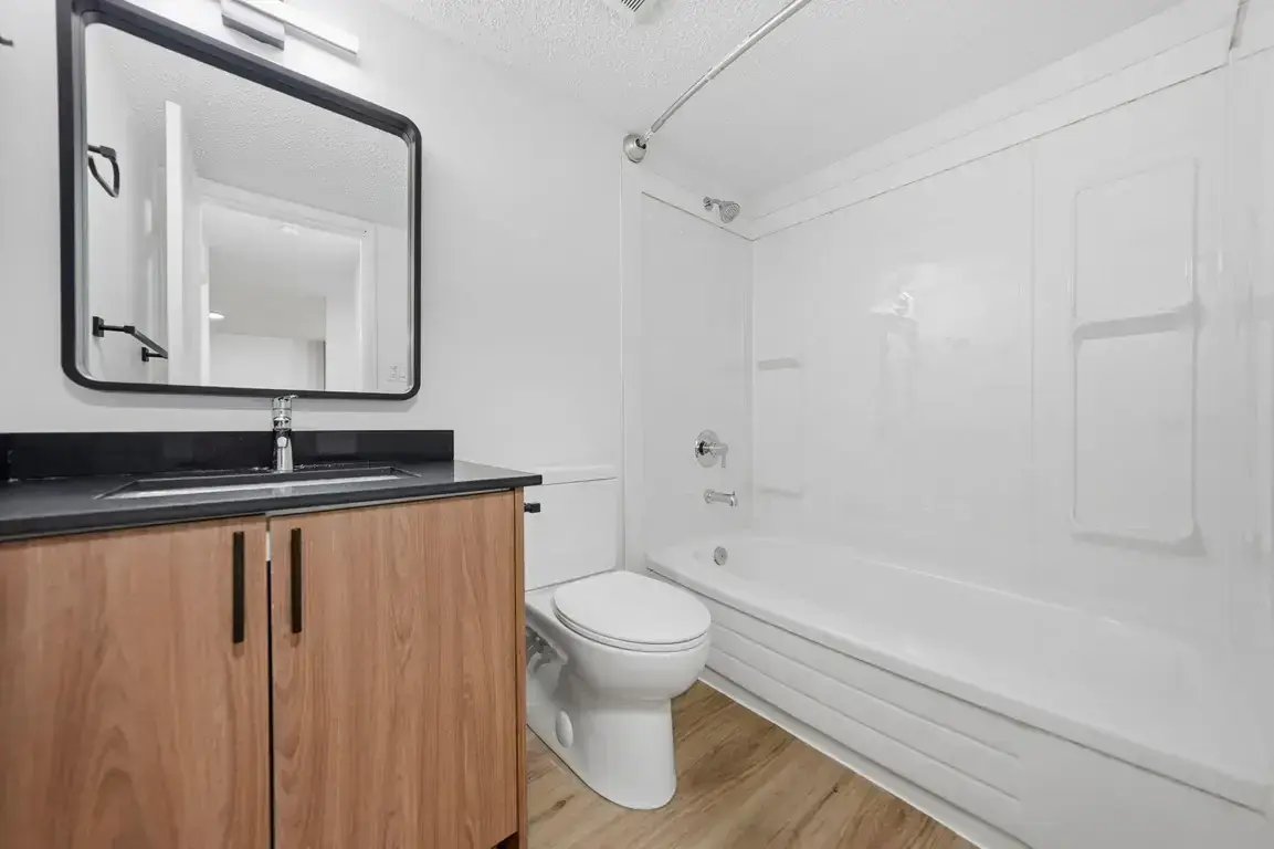 Lakewood Manor - Photo 28