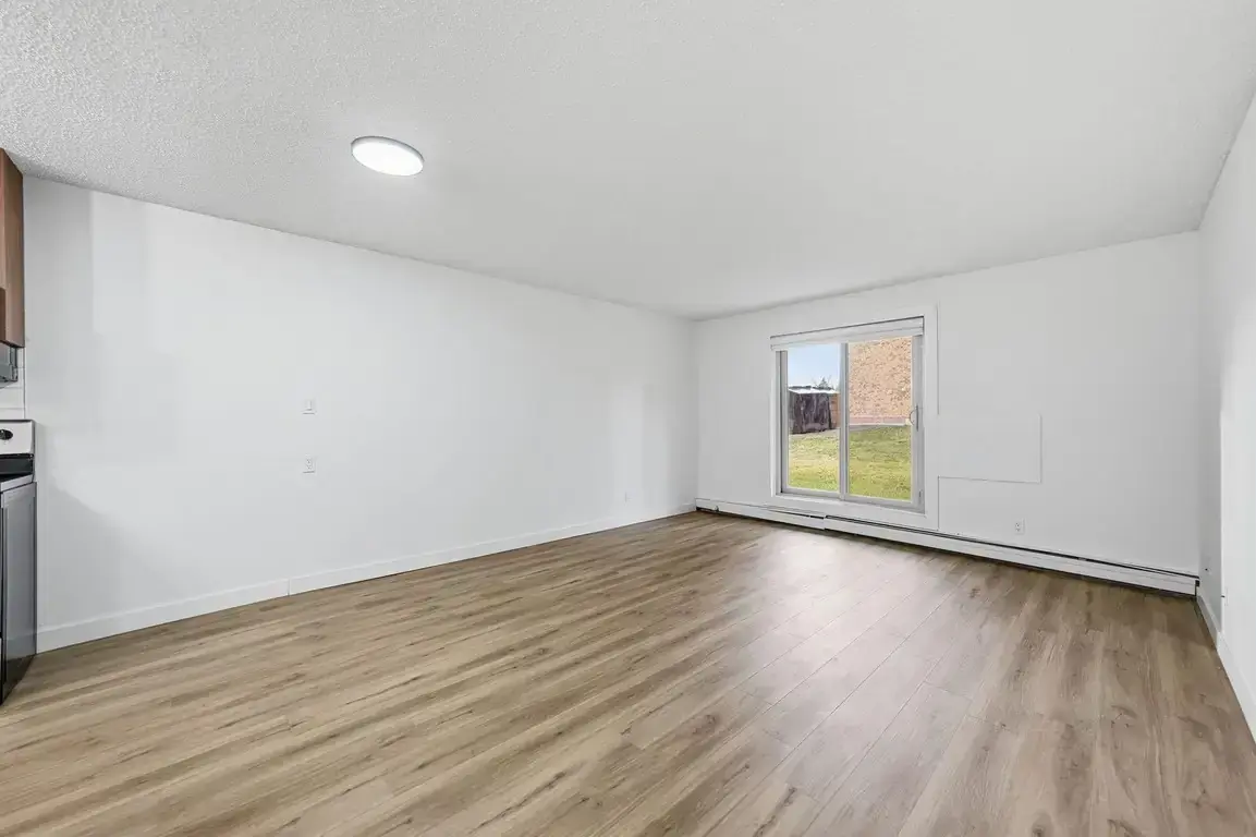 Lakewood Manor - Photo 6