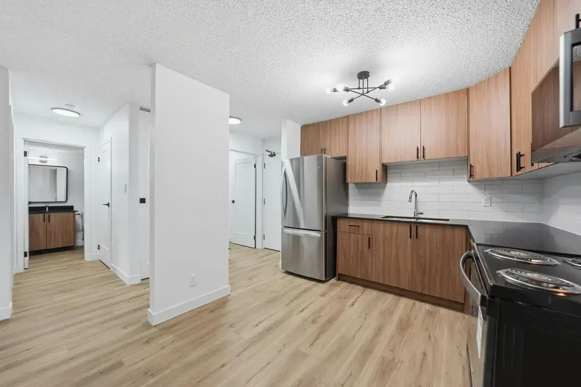 Lakewood Manor - Photo 4