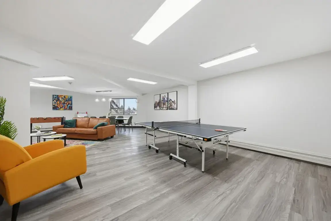 Lakewood Manor - Photo 3