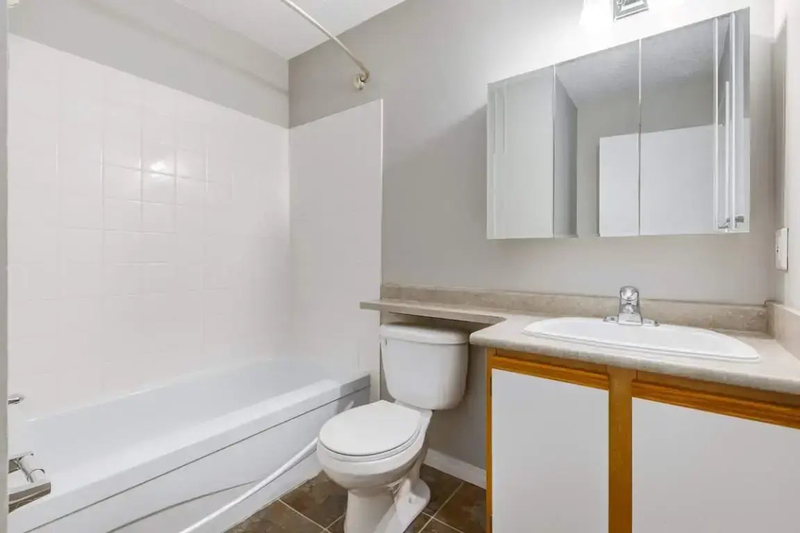 Lakewood Manor - Photo 42