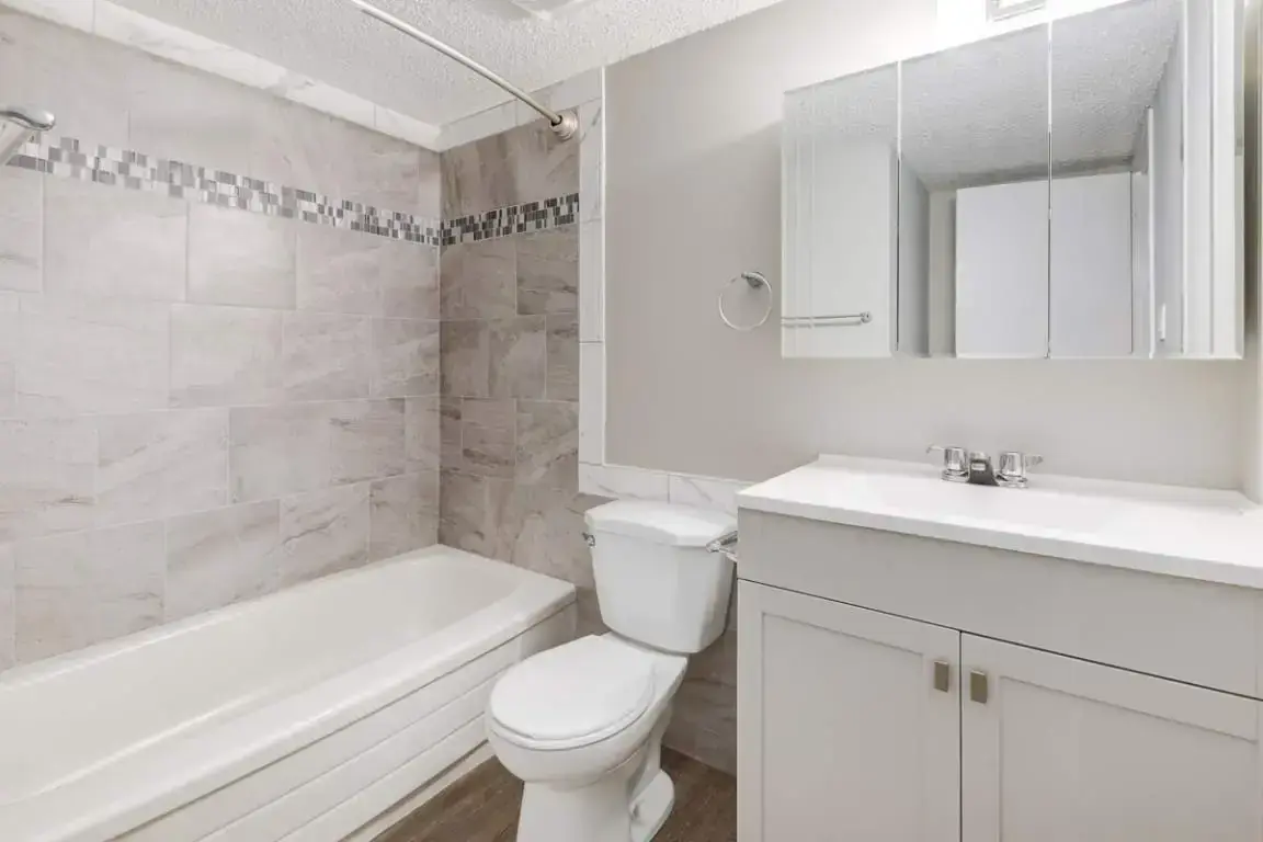 Lakewood Manor - Photo 35
