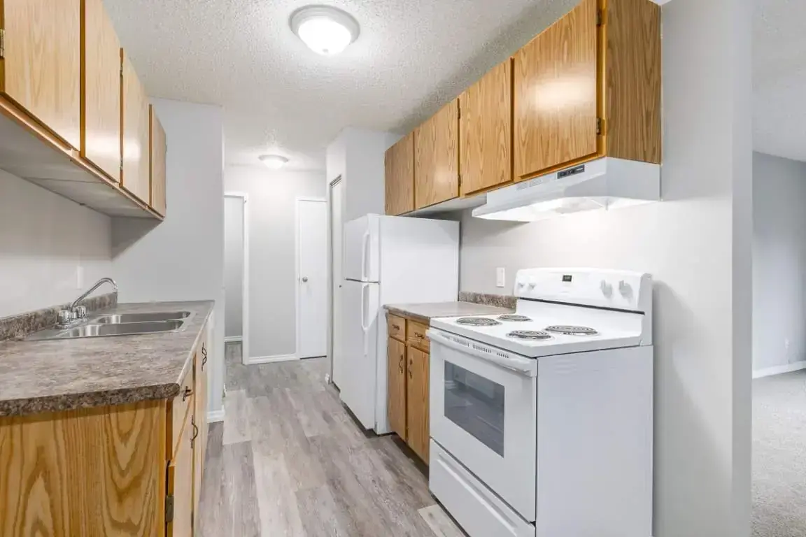 Lakewood Manor - Photo 33